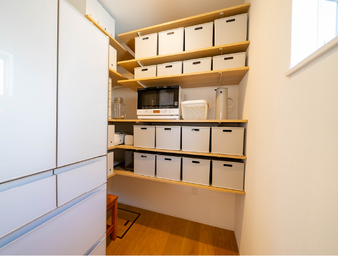 ❷絶対に欲しいキッチン裏の大型ストックルーム