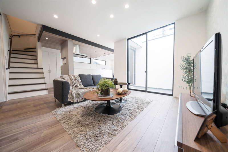 木々の美しさと家族の居心地よさにこだわった住まい